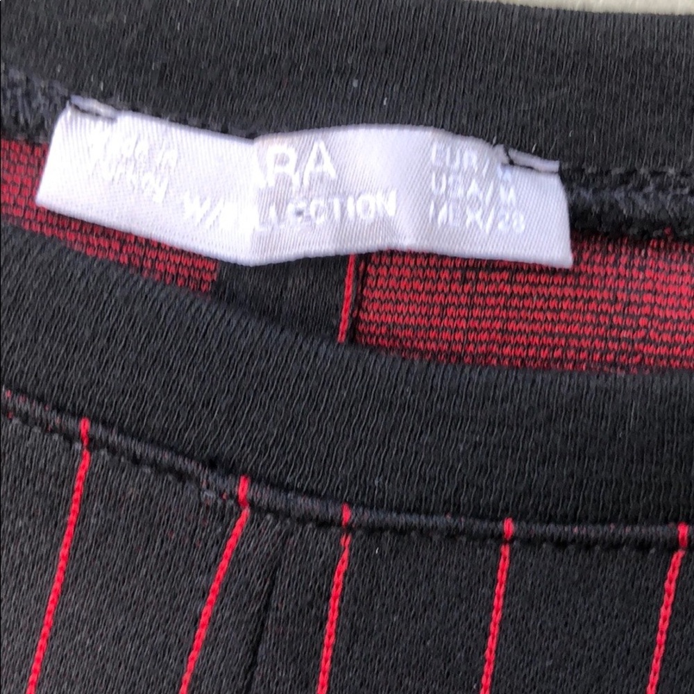 3/$25 Zara red and black crop sweatshirt - Picture 4 of 4